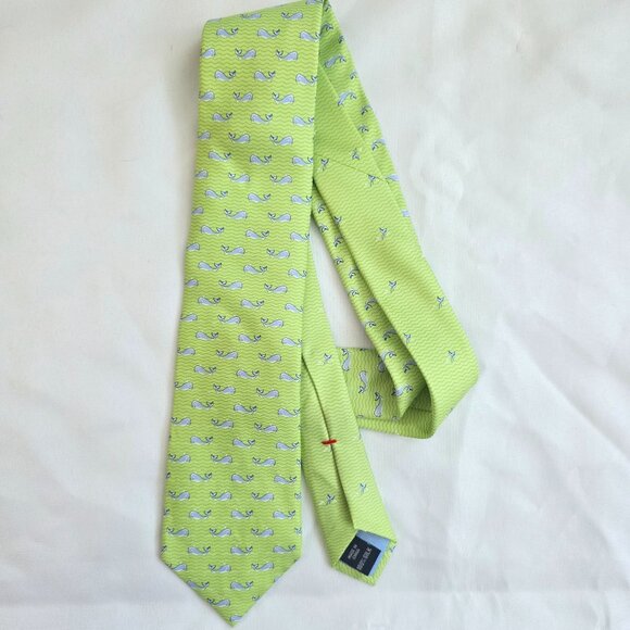 Tommy Hilfiger Men's Tie Green with Blue Whale Print 100% Silk Neck Tie One Size - Picture 1 of 5